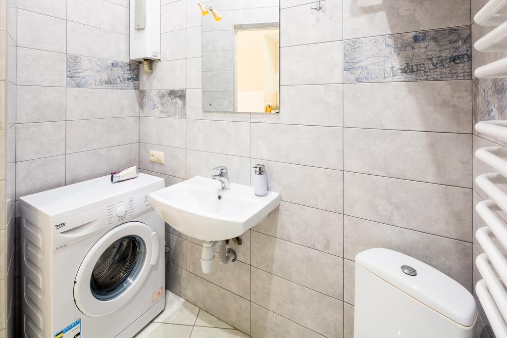Avangard Studio Apartment Lviv Exterior photo